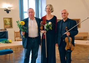  Jan Cyž, Waltraut Elise Elvers a Malte Hübner (wotlěwa) na hudźb no-literarnej matineji na Wojerowskim hrodźe  Foto: Katrin Demczenko