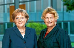 Bywša zwjazkowa kanclerka Angela Merkel a bywša zapósłanča Zwjazkoweho sejma Marja Michałkowa  Foto: priwatne wobsydstwo