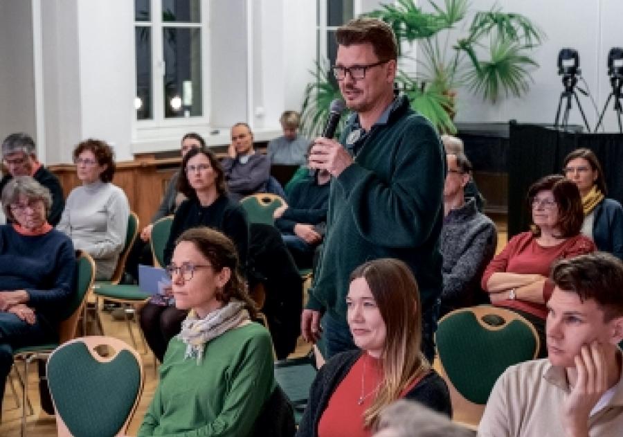 Podijowa rozmołwa wo pozicijach a perspektiwach serbskeje literatury