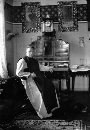 Romuald Domaška (1869–1945) – tule 1929 w swojej dźěłarni – je 1924 skutkowanje Soko ła chwalił   Foće: SKA